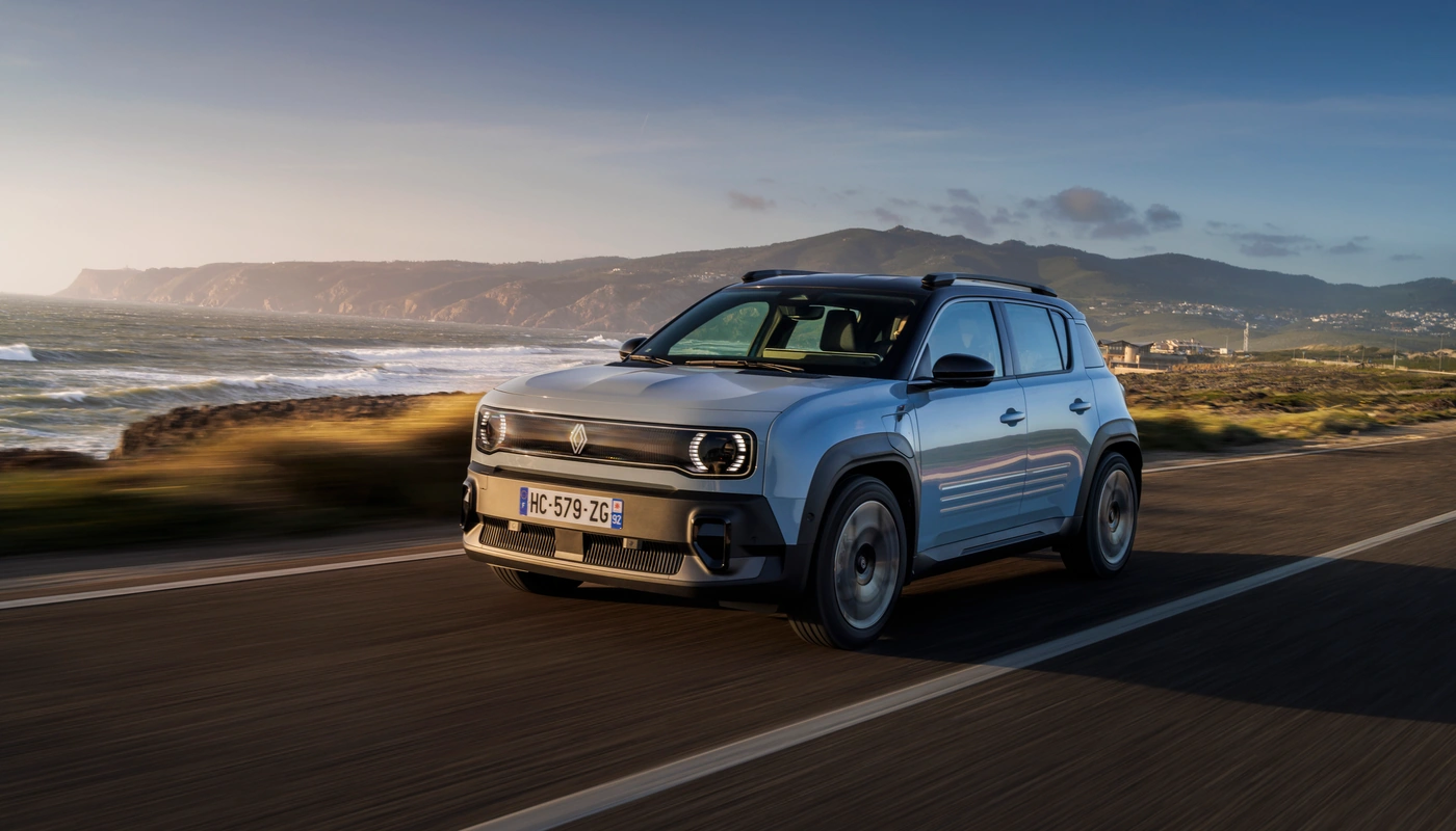 Renault 4 - Contexto Entorno Real Contexto Conduciendo Exterior Frontal Izquierda