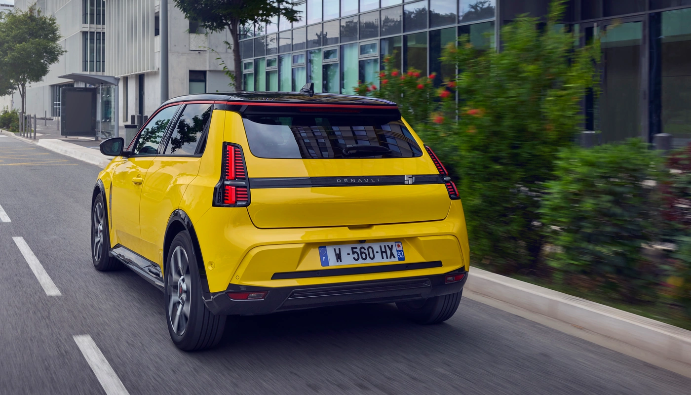 Renault 5 - Contexto Entorno Real Contexto Conduciendo Exterior Trasera Derecha