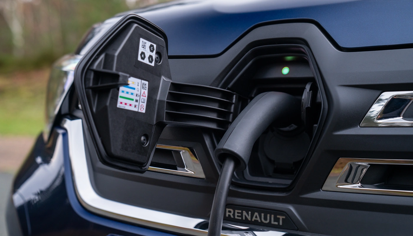 Renault Kangoo - Carga Puerto Y Cable