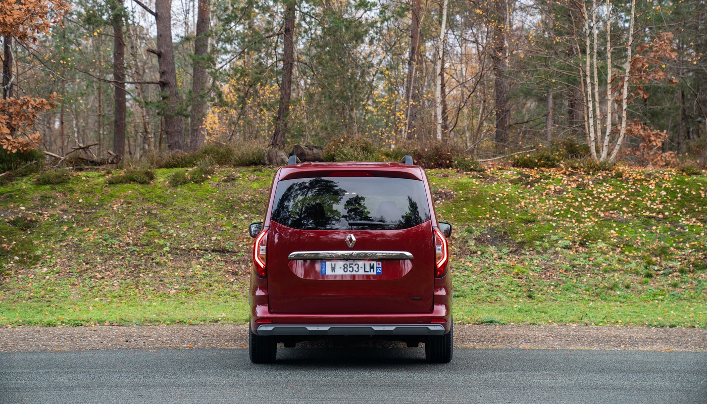 Renault Kangoo - Contexto Entorno Real Contexto Aparcado Exterior Trasera