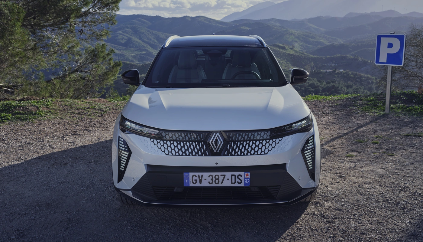 Renault Scenic - Contexto Entorno Real Contexto Aparcado Exterior Frontal