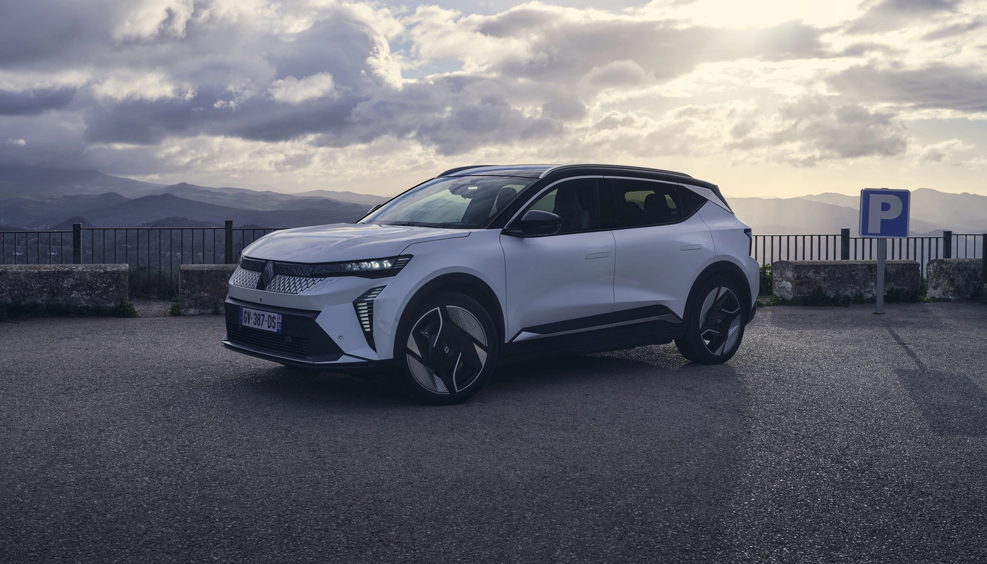 Renault Scenic - Contexto Entorno Real Contexto Aparcado Exterior Lateral Izquierda