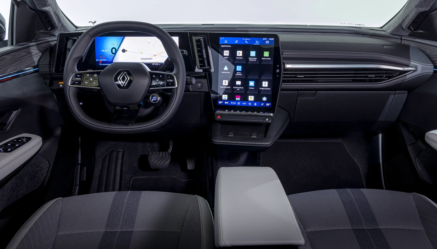 Renault Scenic - Interior Salpicadero Interior Asientos Delanteros Interior Pantalla Central Interior Volante