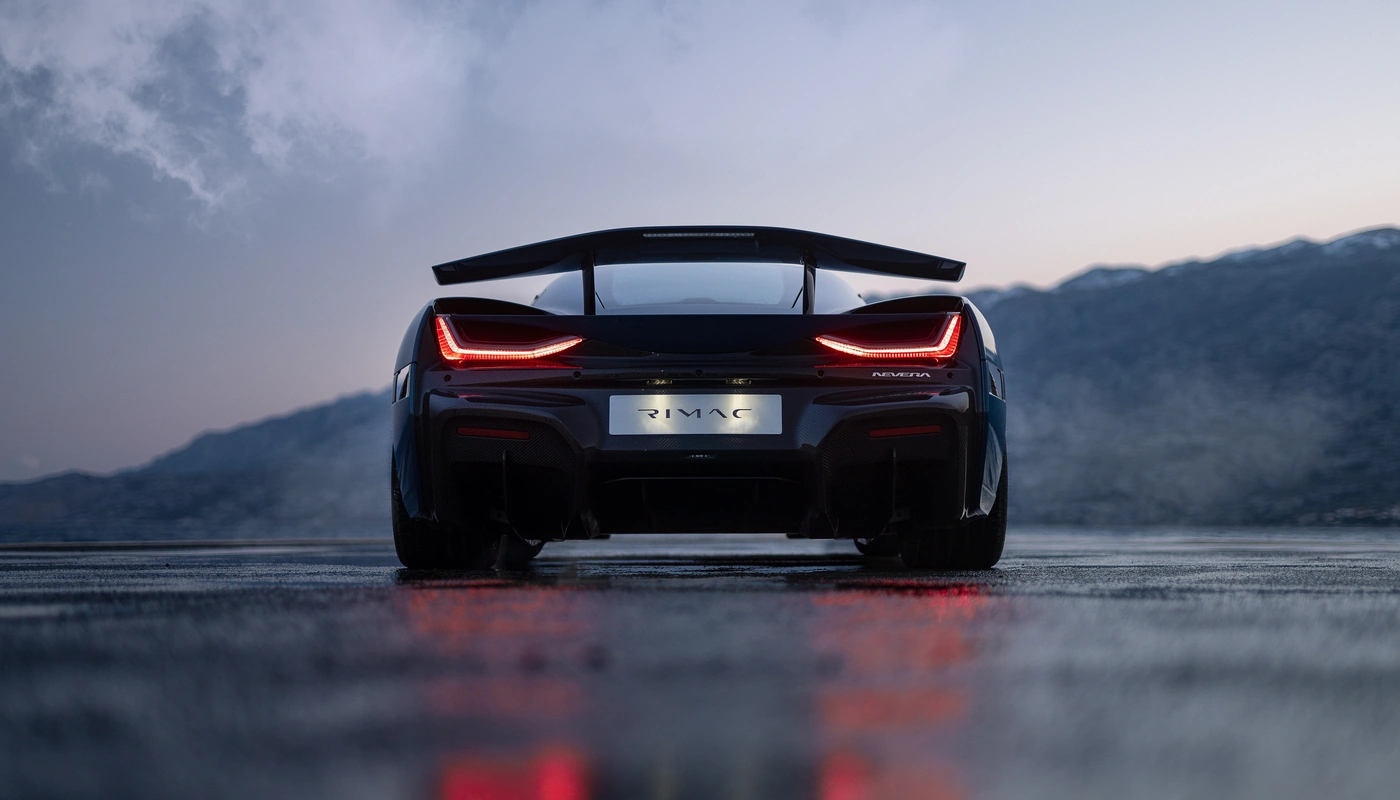 Rimac Nevera - Contexto Entorno Real Contexto Aparcado Exterior Trasera