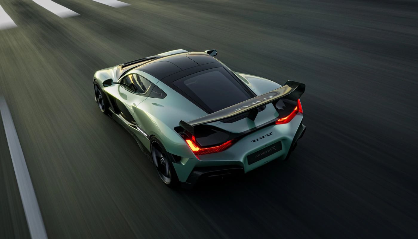 Rimac Nevera R - Contexto Entorno Real Contexto Conduciendo Exterior Trasera Derecha Exterior Superior