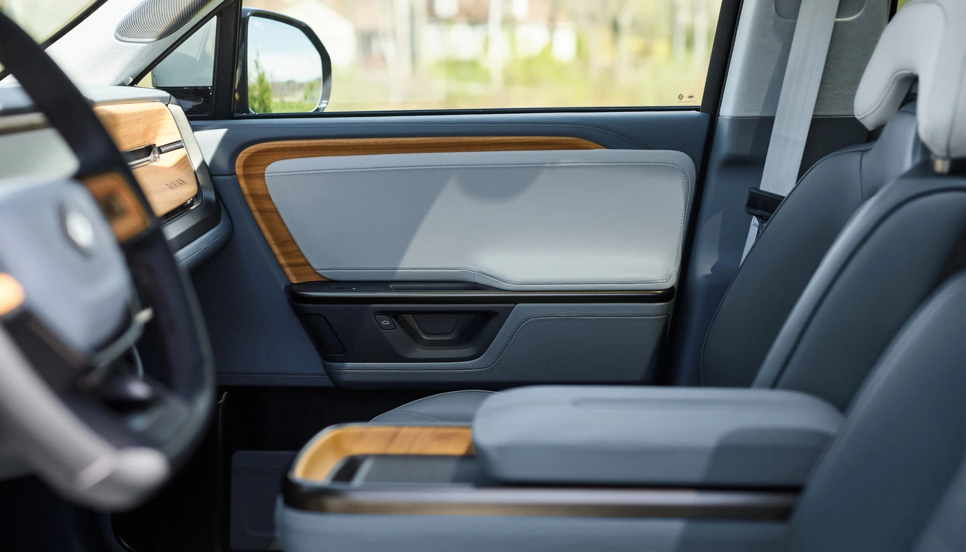 Rivian R1s - Interior Detalle