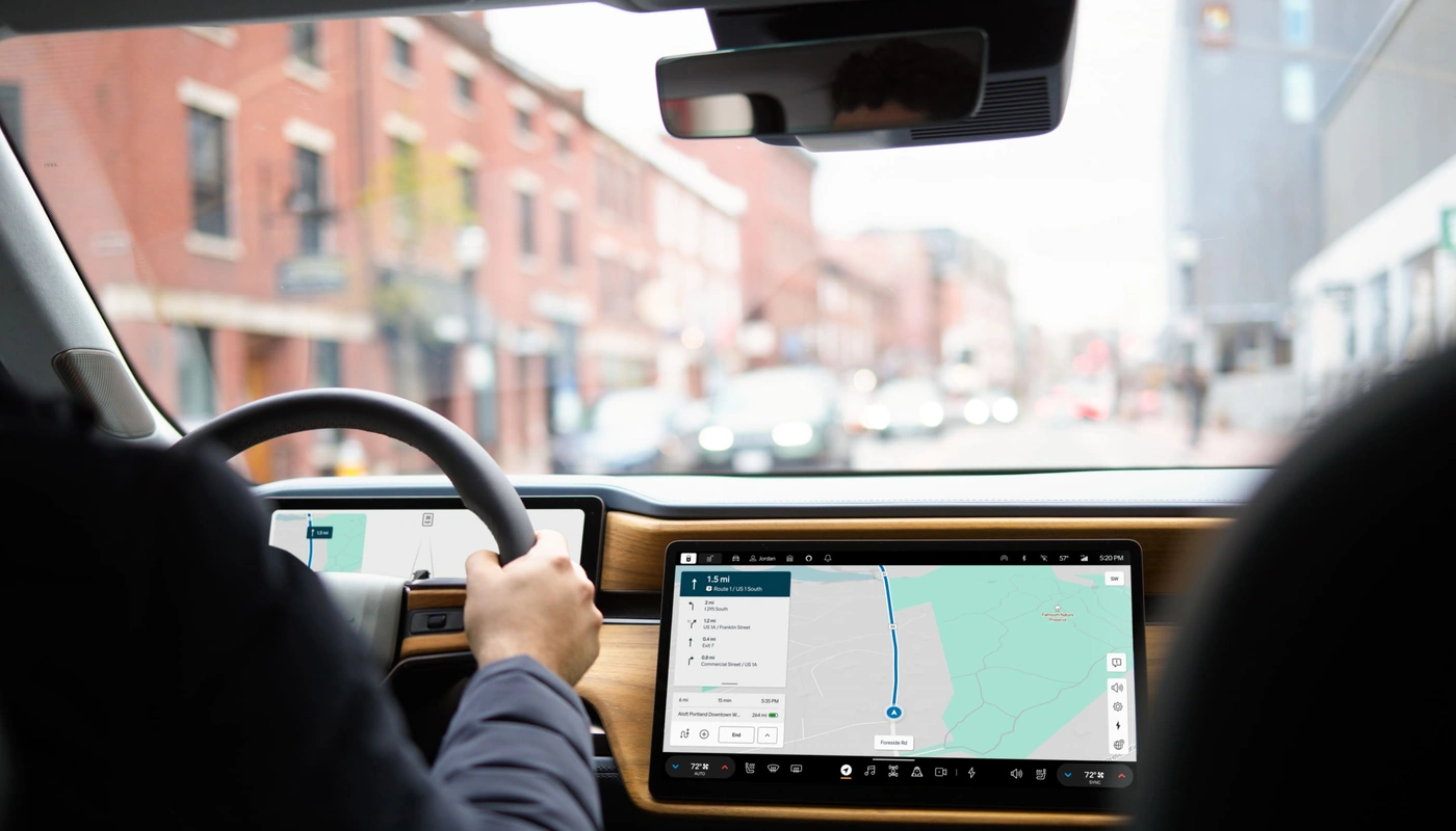 Rivian R1s - Interior Pantalla Central