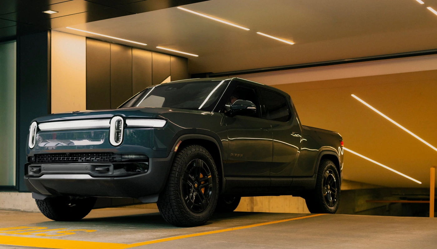 Rivian R1t - Contexto Entorno Real Contexto Conduciendo Exterior Frontal Izquierda