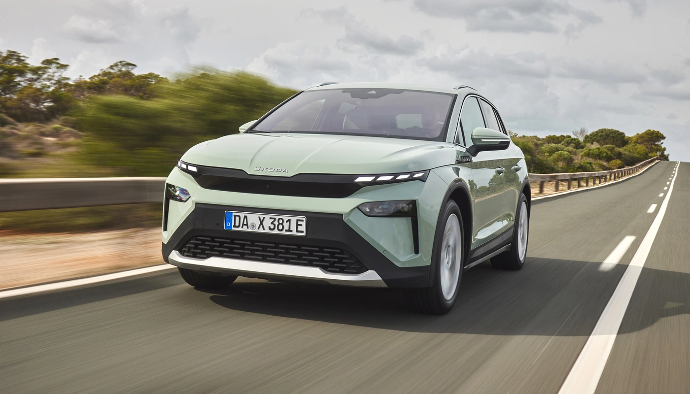 Skoda Elroq - Contexto Entorno Real Contexto Conduciendo Exterior Frontal Izquierda