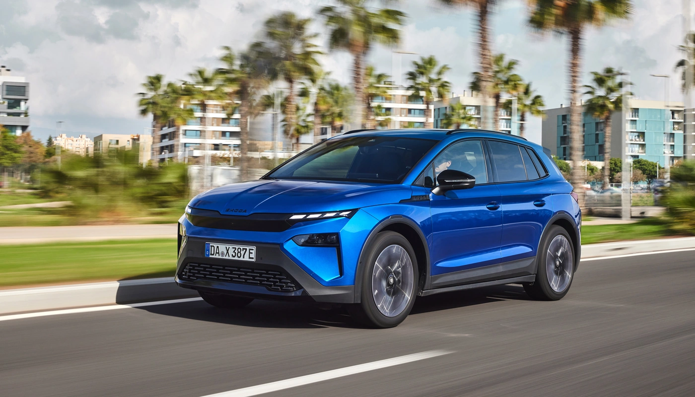 Skoda Elroq - Contexto Entorno Real Contexto Conduciendo Exterior Frontal Izquierda