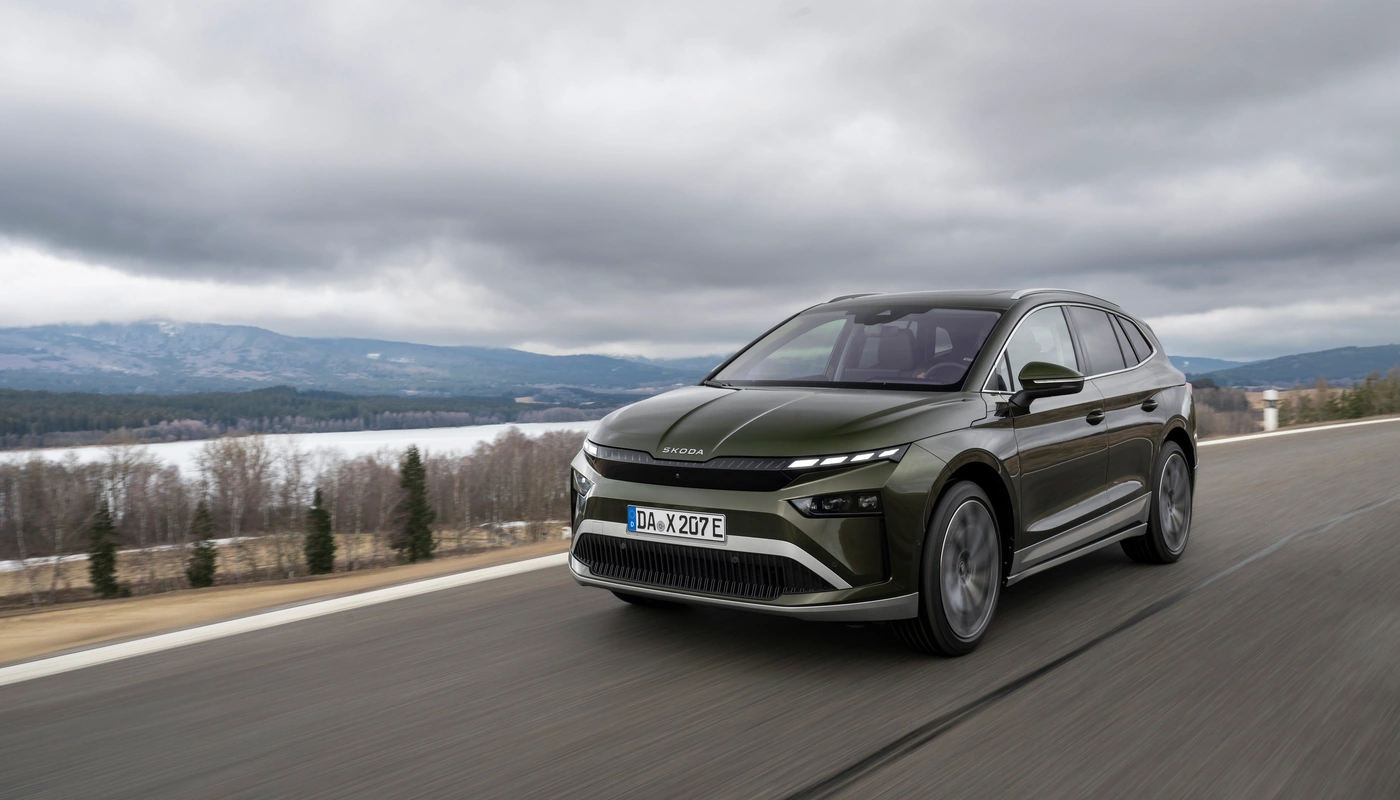 Skoda Enyaq - Contexto Entorno Real Contexto Conduciendo Exterior Frontal Izquierda