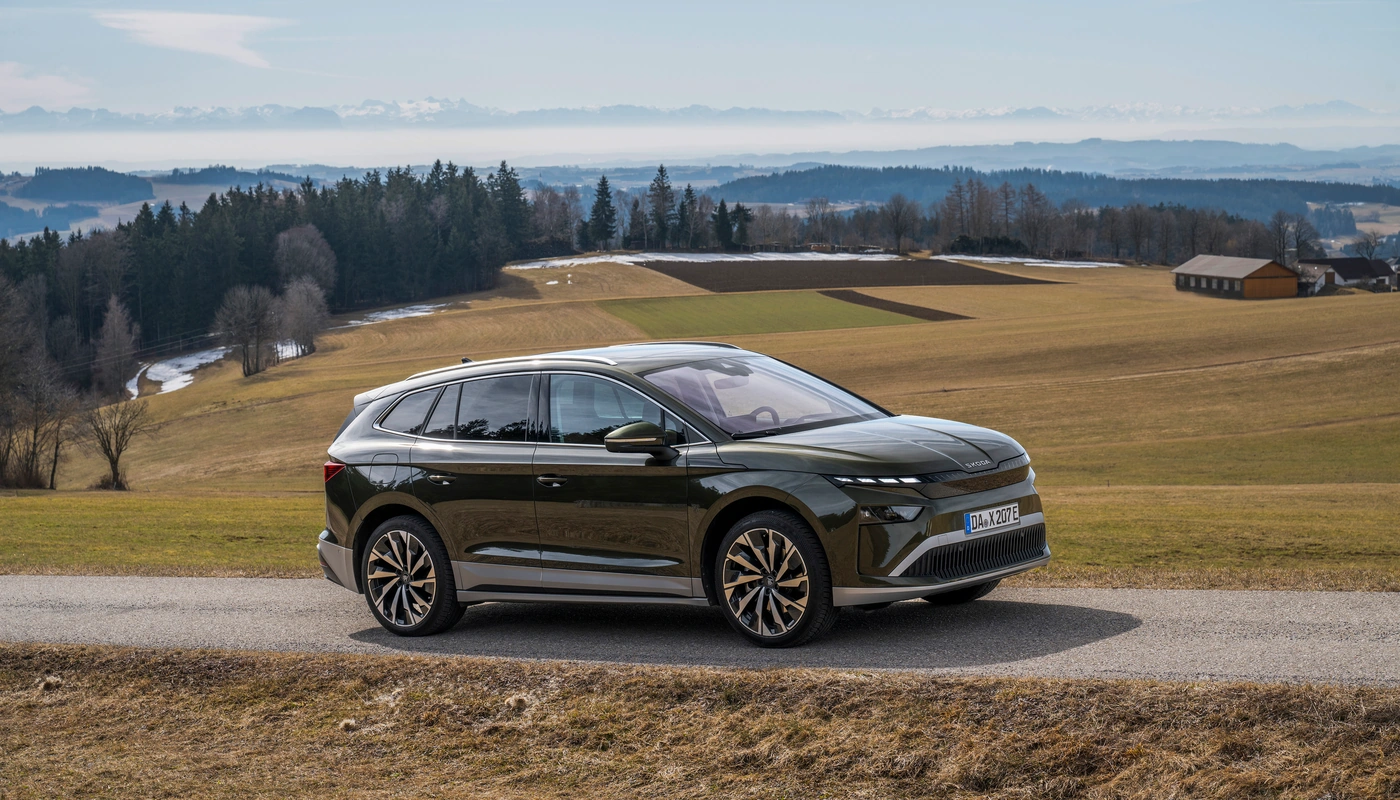 Skoda Enyaq - Contexto Entorno Real Contexto Conduciendo Exterior Lateral Derecha