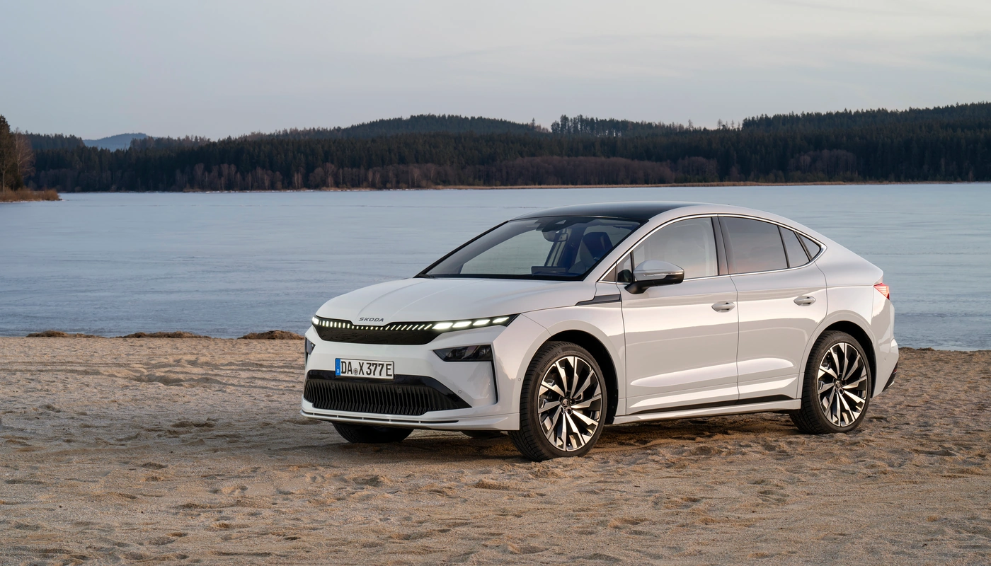 Skoda Enyaq Coupe - Contexto Entorno Real Contexto Aparcado Exterior Lateral Izquierda