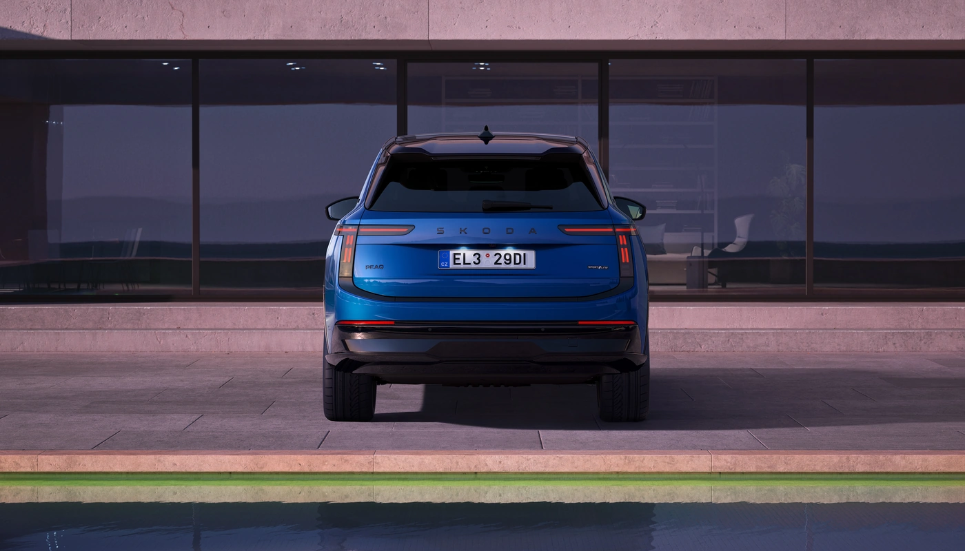 Skoda Peaq - Contexto Estudio Contexto Aparcado Exterior Trasera