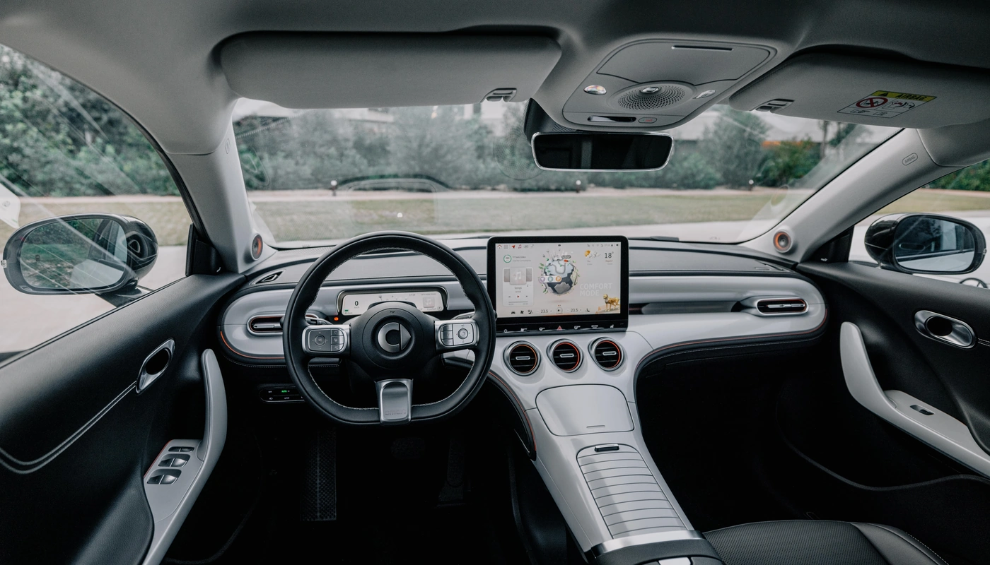 Smart 3 - Interior Salpicadero Interior Pantalla Central Interior Volante