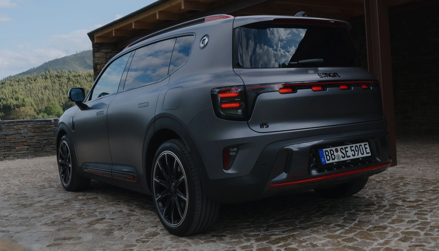 Smart 5 - Contexto Entorno Real Contexto Aparcado Exterior Trasera Exterior Trasera Derecha