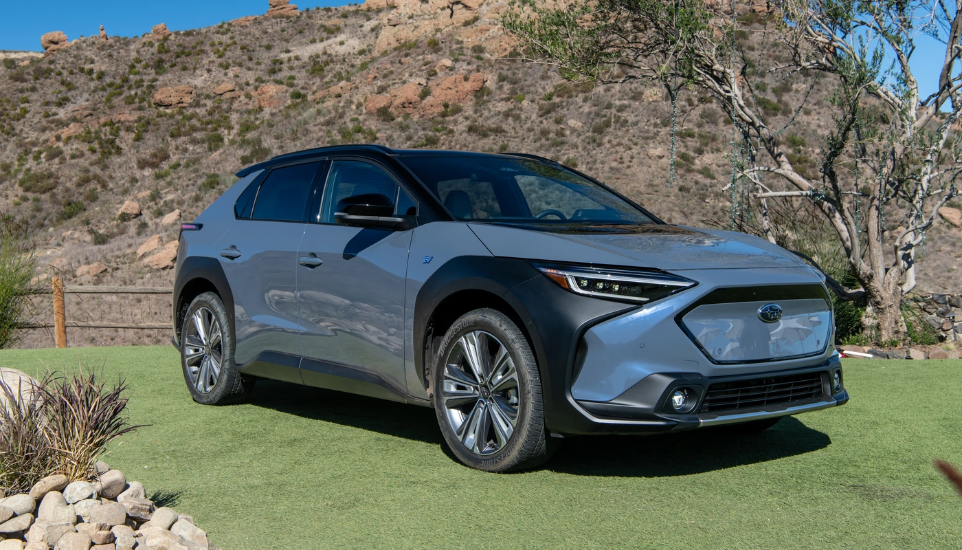 Subaru Solterra - Contexto Entorno Real Contexto Aparcado Exterior Frontal Derecha