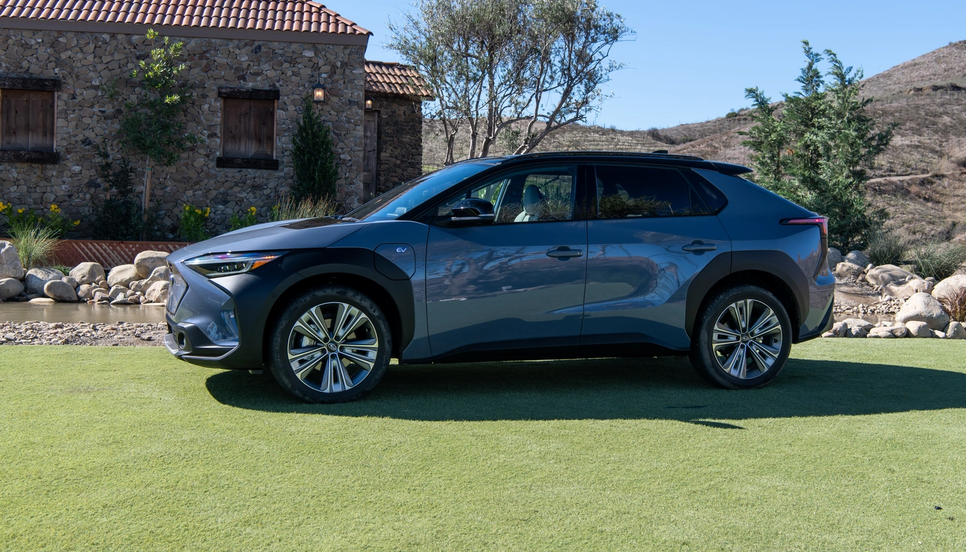 Subaru Solterra - Contexto Entorno Real Contexto Aparcado Exterior Lateral Izquierda