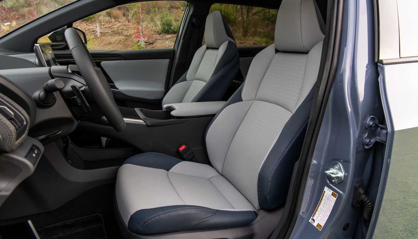 Subaru Solterra - Interior Asientos Delanteros