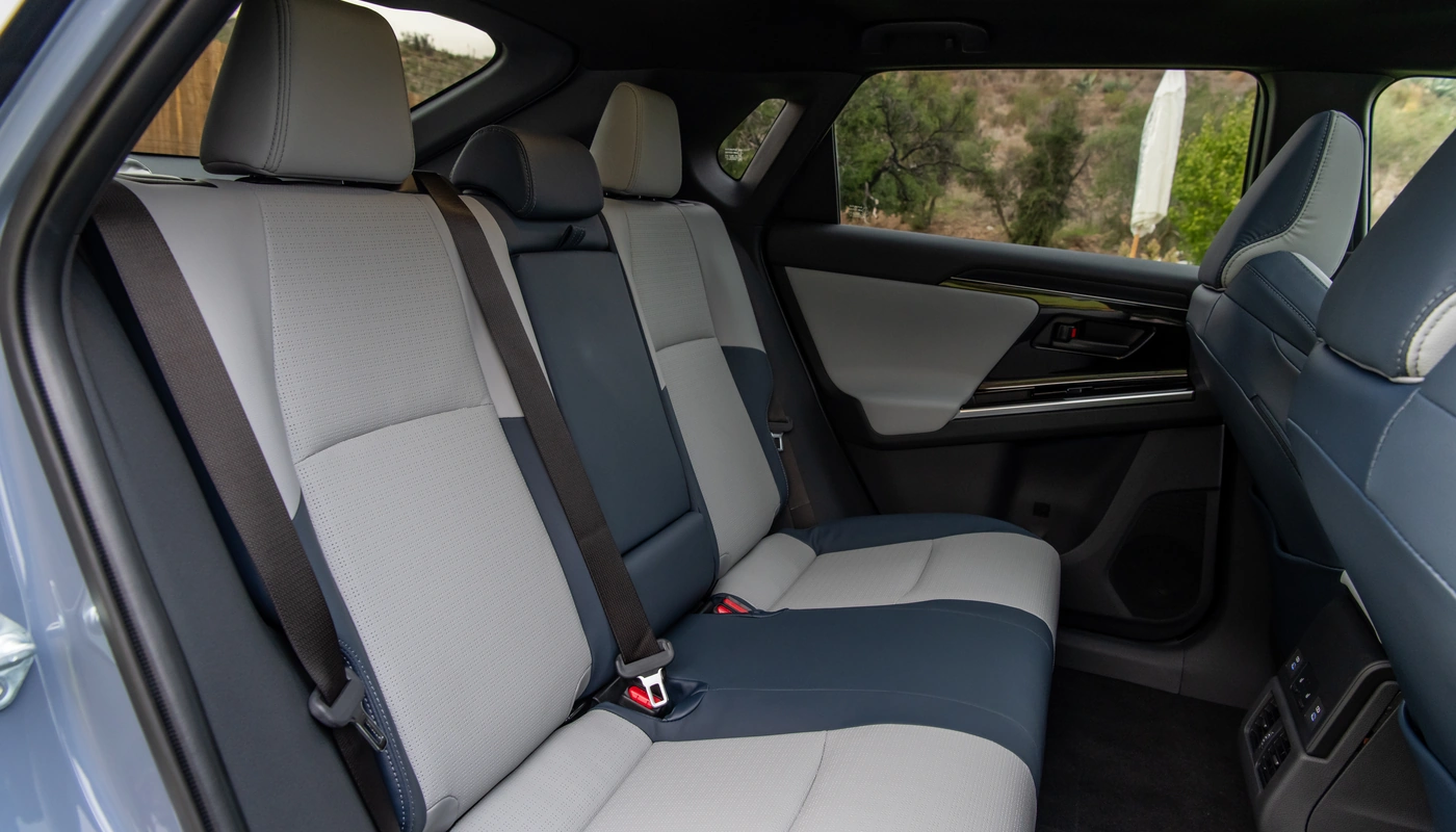 Subaru Solterra - Interior Asientos Traseros