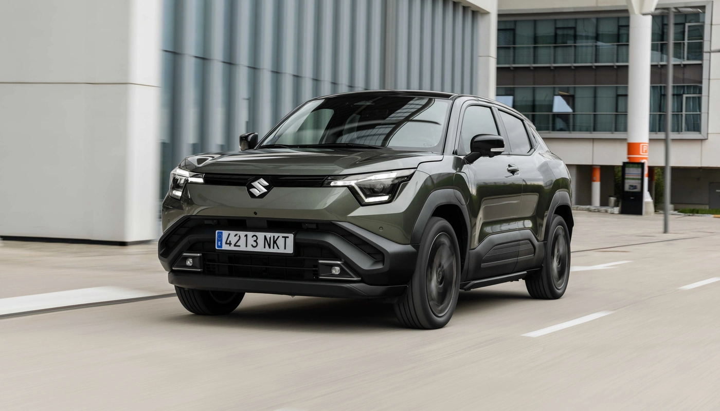 Suzuki E Vitara - Contexto Entorno Real Contexto Conduciendo Exterior Frontal Izquierda