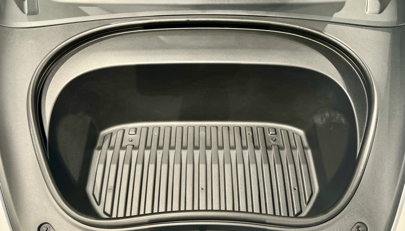 Tesla Model 3 - Almacenamiento Maletero Delantero