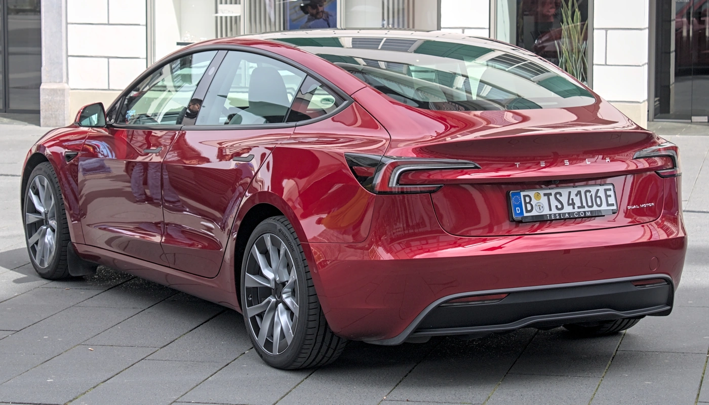 Tesla Model 3 - Contexto Entorno Real Contexto Aparcado Exterior Trasera Derecha