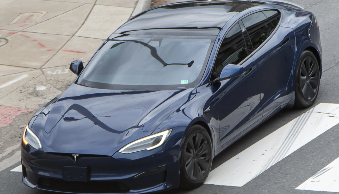 Tesla Model S - Contexto Entorno Real Contexto Conduciendo Exterior Frontal Izquierda Exterior Superior