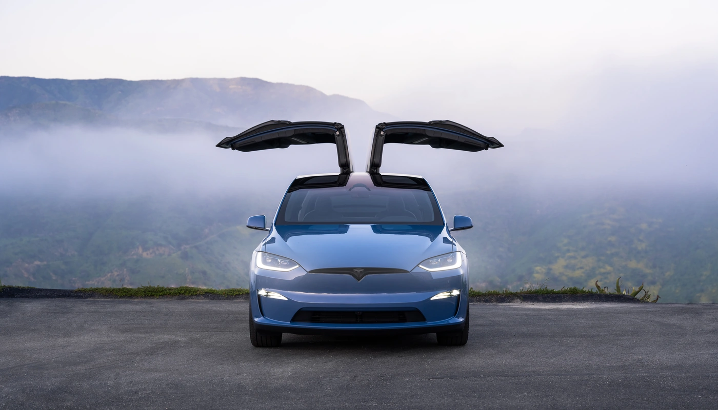 Tesla Model X - Contexto Entorno Real Contexto Aparcado Exterior Frontal