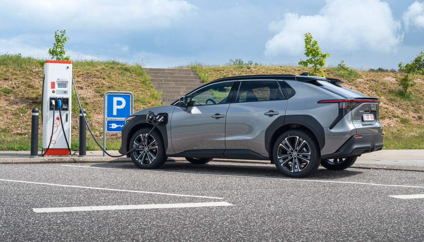 Toyota Bz4x - Carga Estacion