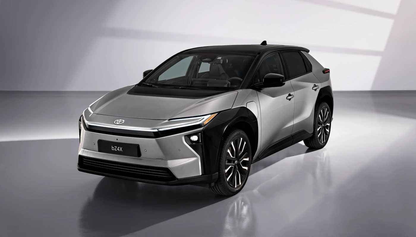 Toyota Bz4x - Contexto Estudio Contexto Aparcado Exterior Frontal Izquierda