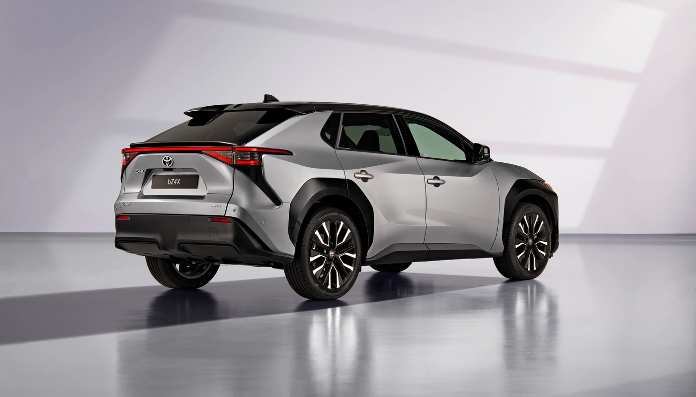 Toyota Bz4x - Contexto Estudio Exterior Trasera Izquierda