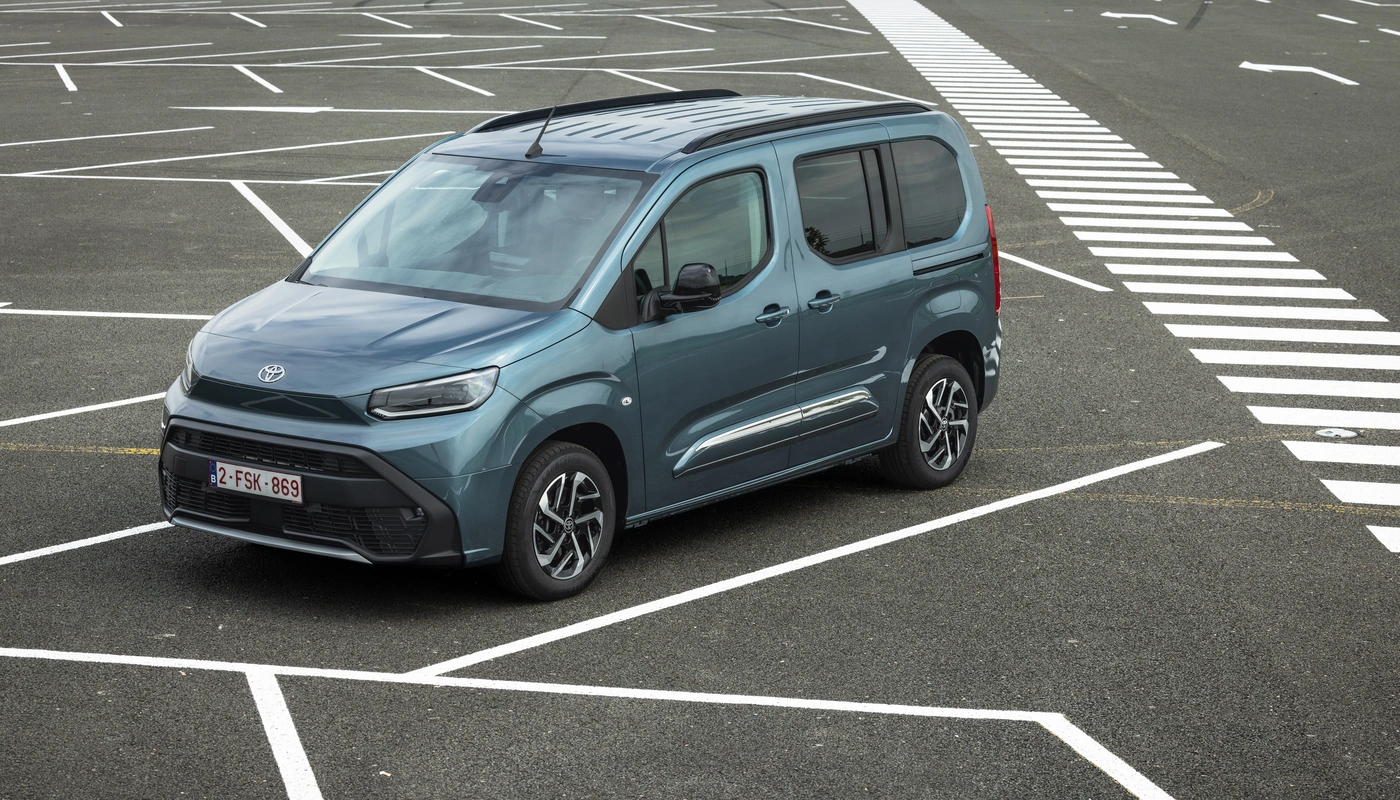 Toyota Proace City Verso L1 - Contexto Entorno Real Contexto Aparcado Exterior Frontal Izquierda