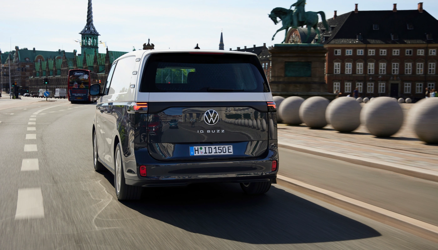 Volkswagen Id Buzz Cargo - Contexto Entorno Real Contexto Conduciendo Exterior Trasera