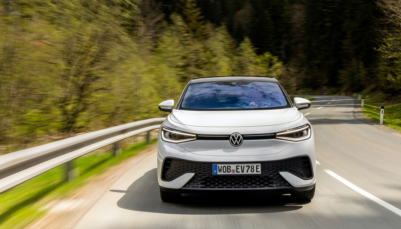 Volkswagen Id5 - Contexto Entorno Real Contexto Conduciendo Exterior Frontal