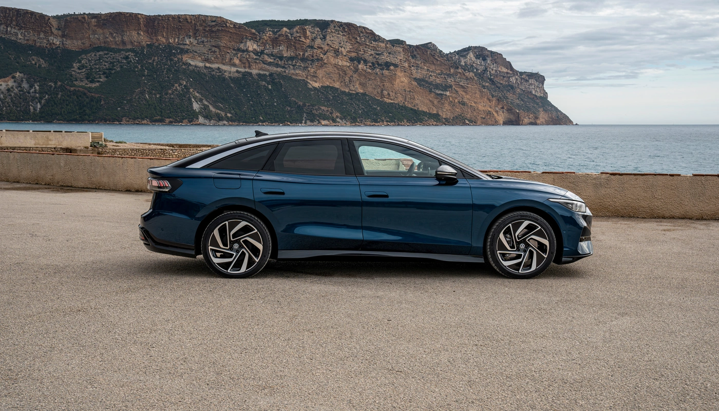 Volkswagen Id7 - Contexto Entorno Real Contexto Conduciendo Exterior Lateral Derecha