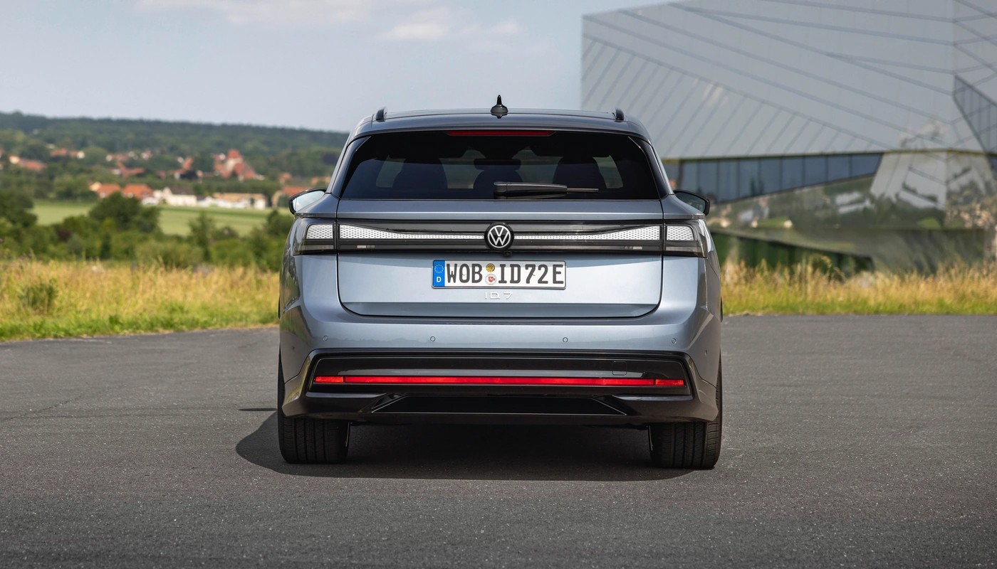 Volkswagen Id7 Tourer - Contexto Entorno Real Contexto Aparcado Exterior Trasera