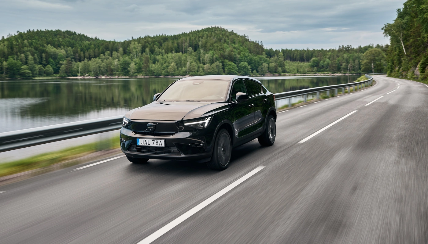 Volvo Ec40 - Contexto Entorno Real Contexto Conduciendo Exterior Frontal Izquierda