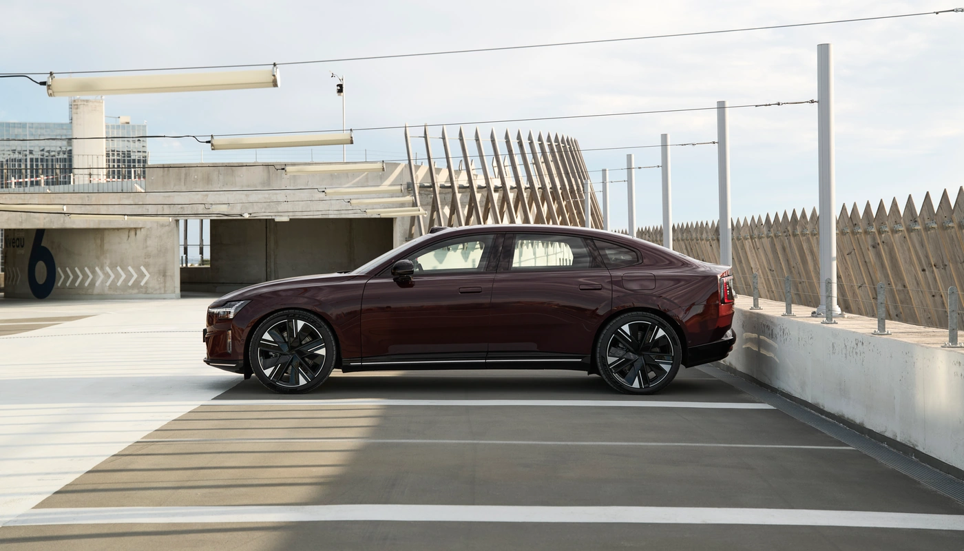 Volvo Es90 - Contexto Entorno Real Contexto Aparcado Exterior Lateral Izquierda