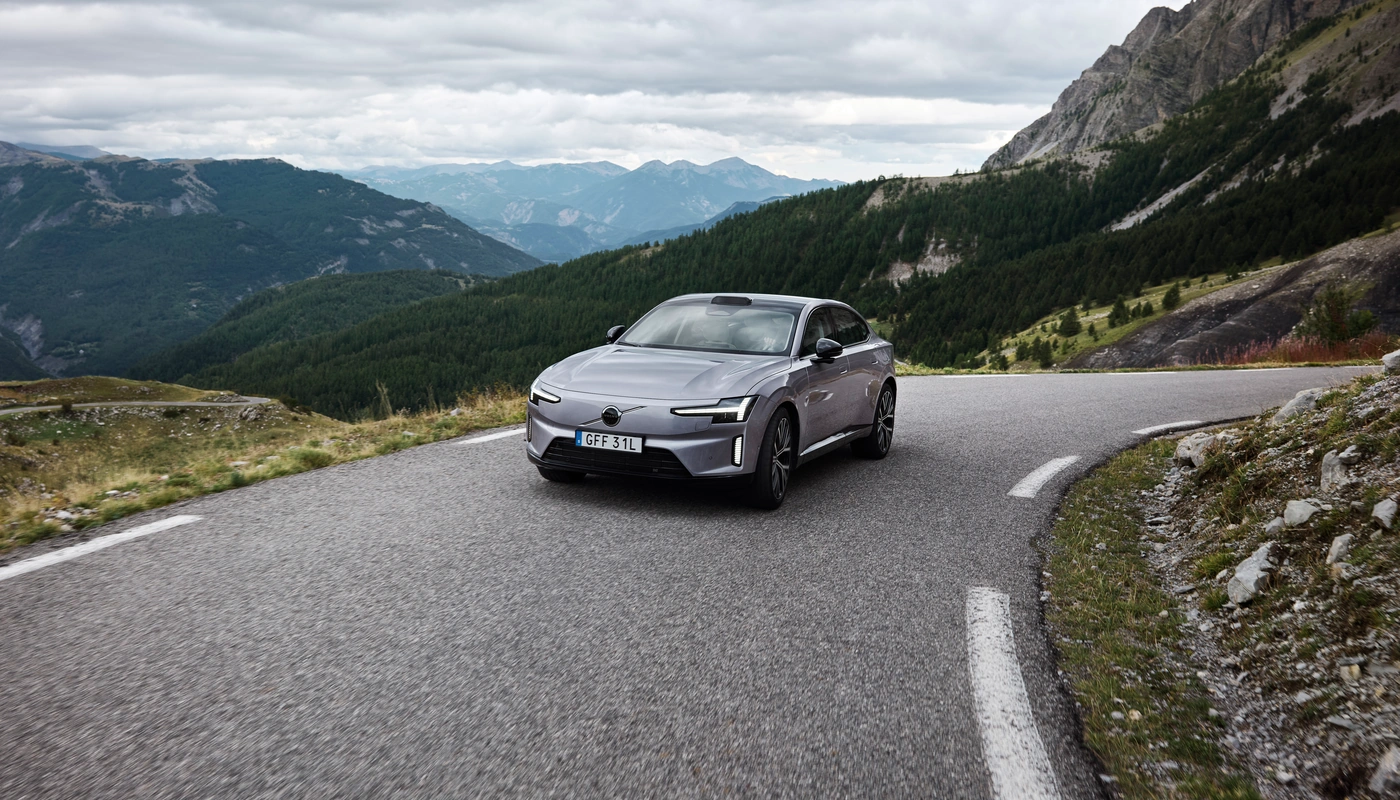 Volvo Es90 - Contexto Entorno Real Contexto Conduciendo Exterior Frontal Izquierda