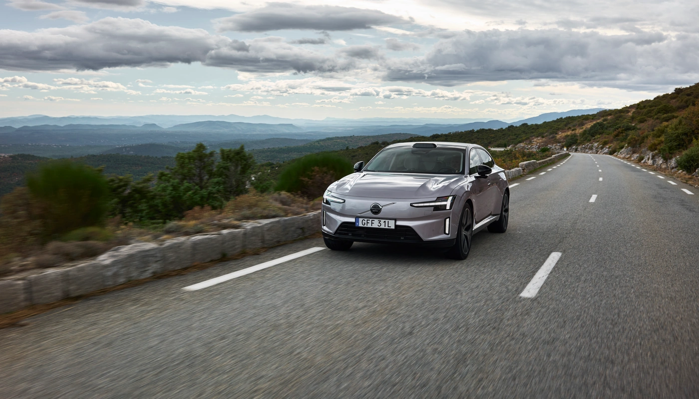 Volvo Es90 - Contexto Entorno Real Contexto Conduciendo Exterior Frontal Izquierda