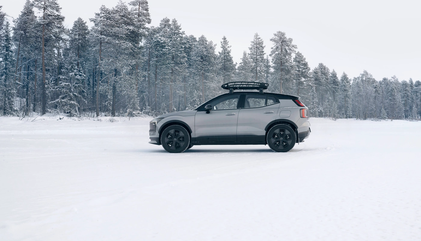 Volvo Ex30 Cross Country - Contexto Entorno Real Contexto Aparcado Exterior Lateral Izquierda