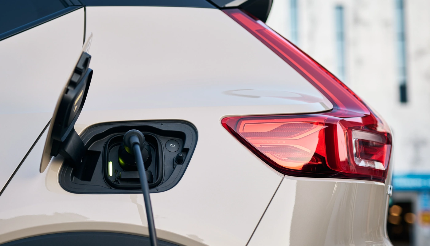 Volvo Ex40 - Carga Puerto Y Cable