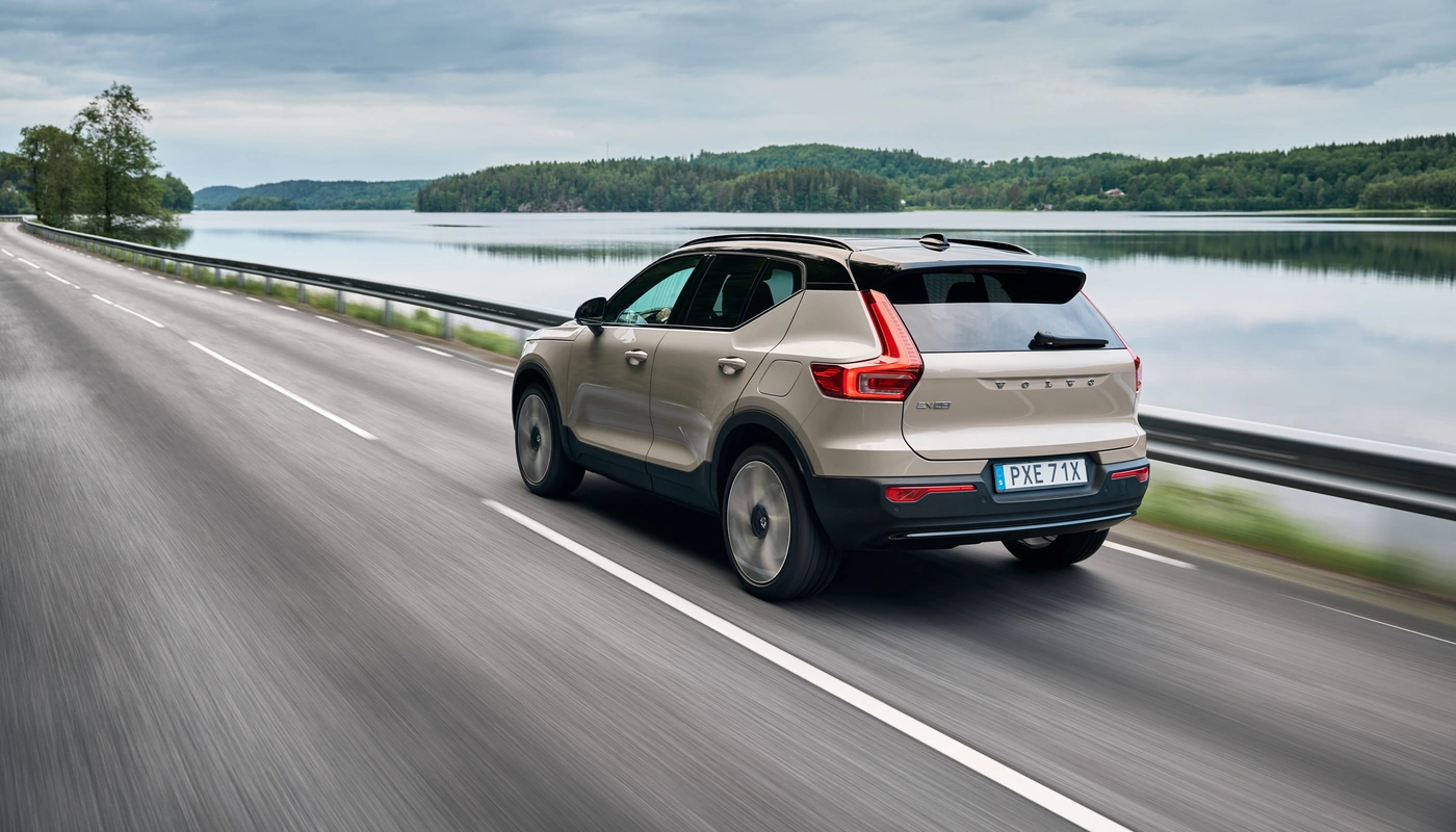 Volvo Ex40 - Contexto Entorno Real Contexto Conduciendo Exterior Trasera Derecha