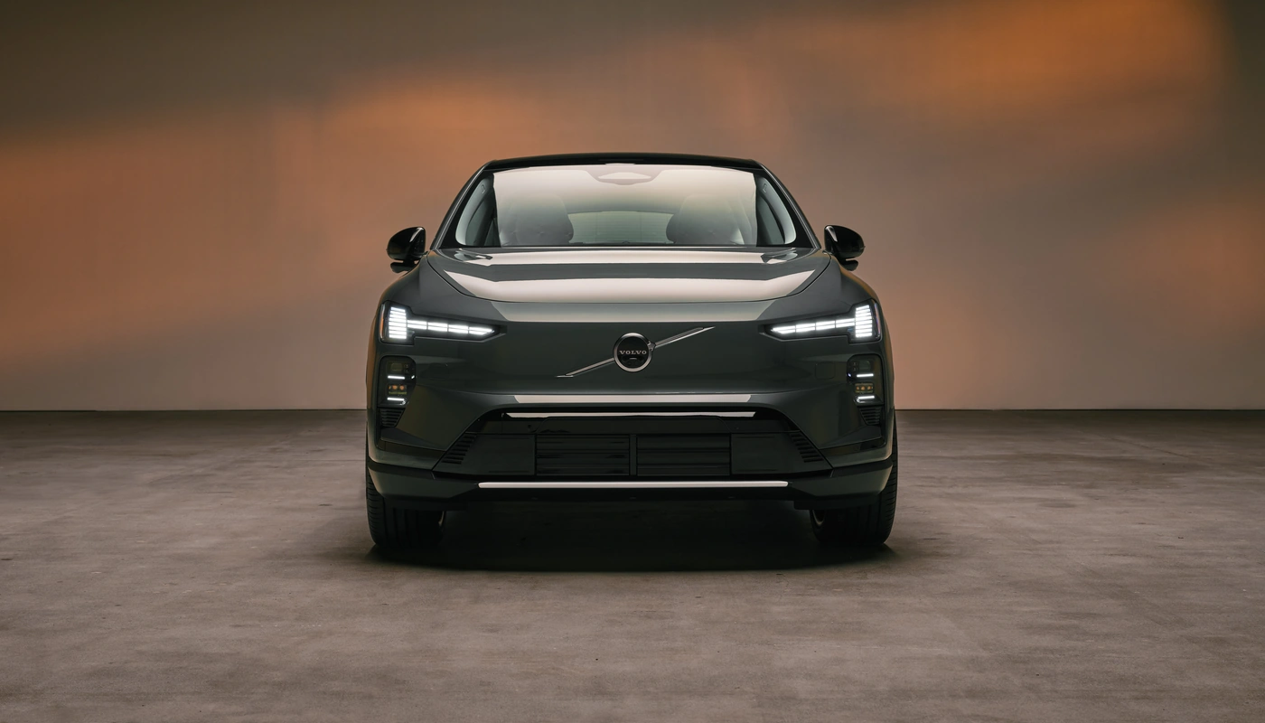 Volvo Ex60 - Contexto Estudio Contexto Aparcado Exterior Frontal