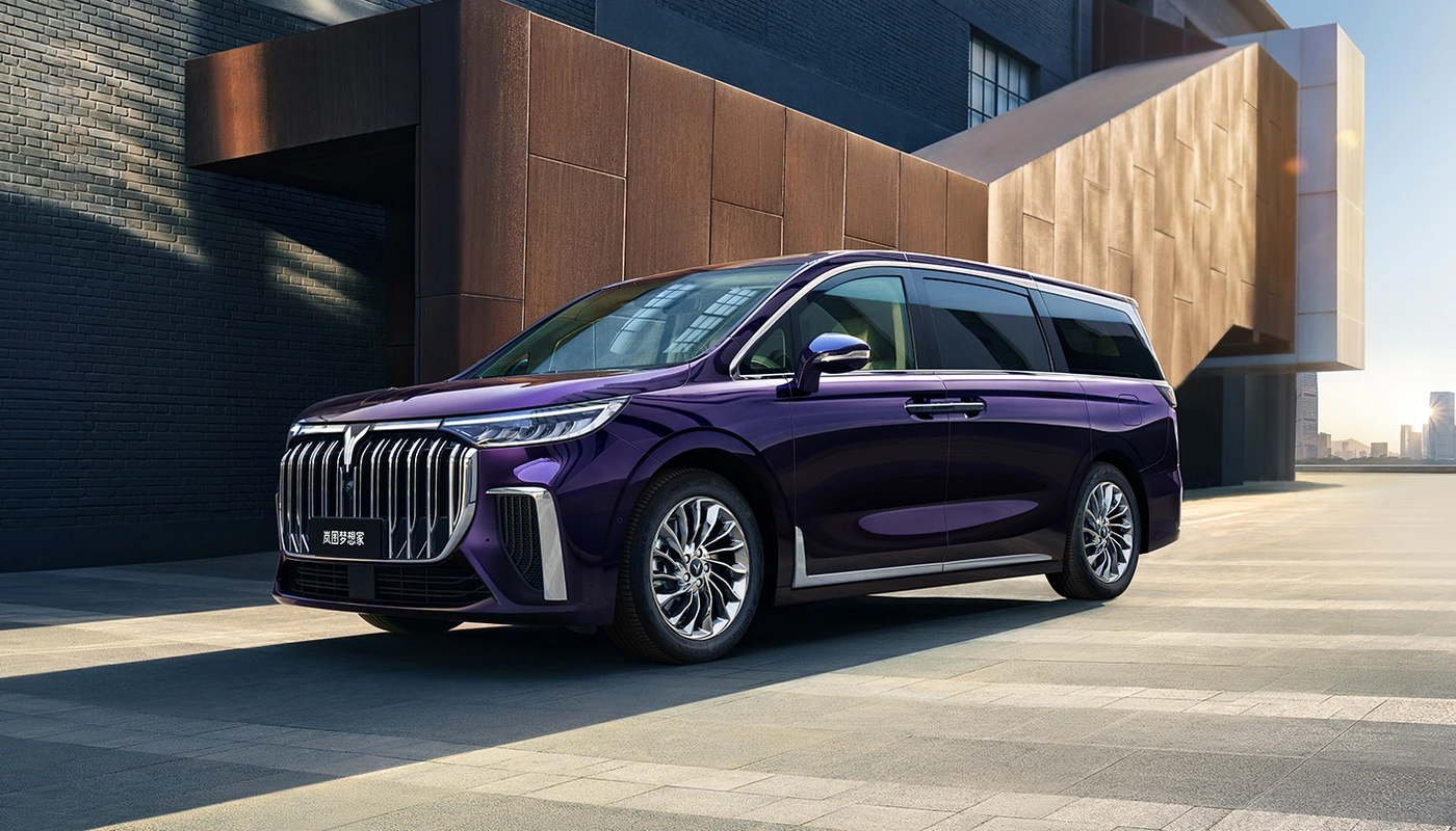 Voyah Dream - Contexto Estudio Contexto Aparcado Exterior Frontal Izquierda Exterior Lateral Izquierda