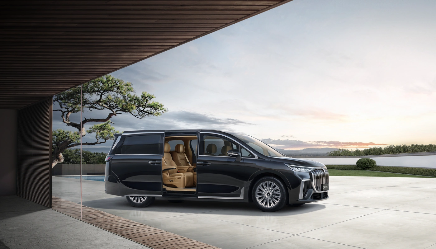 Voyah Dream - Contexto Estudio Exterior Lateral Derecha