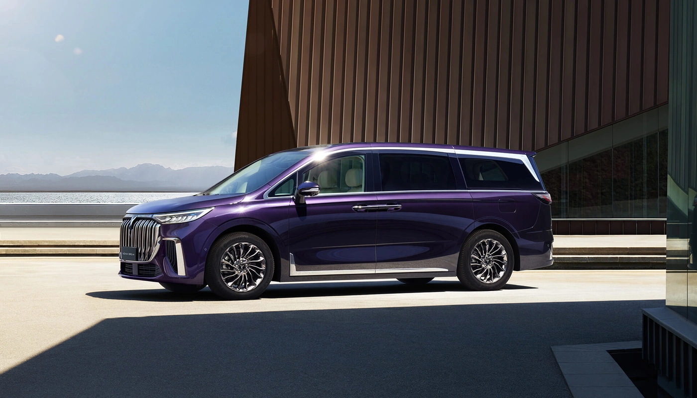 Voyah Dream - Contexto Estudio Exterior Lateral Izquierda