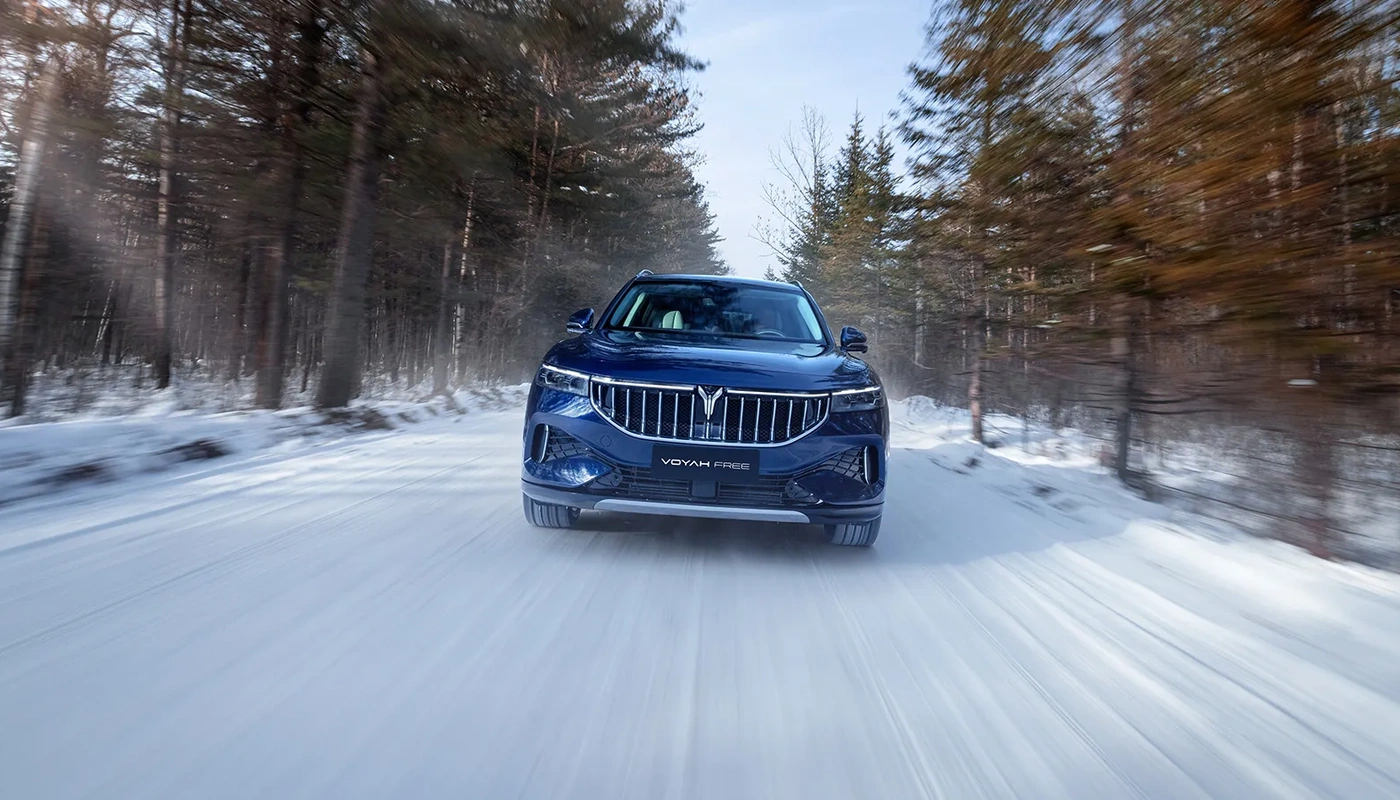 Voyah Free - Contexto Entorno Real Contexto Conduciendo Exterior Frontal