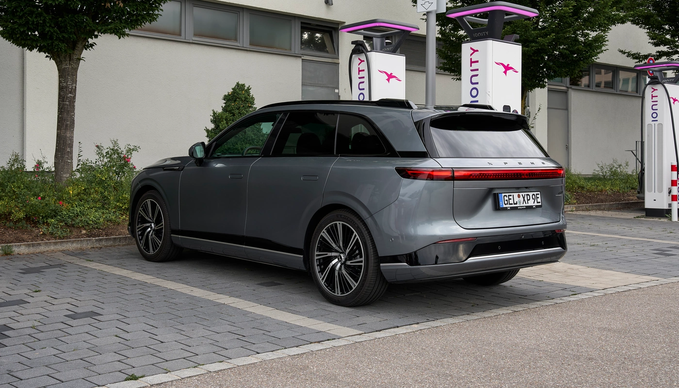 Xpeng G9 - Carga Estacion